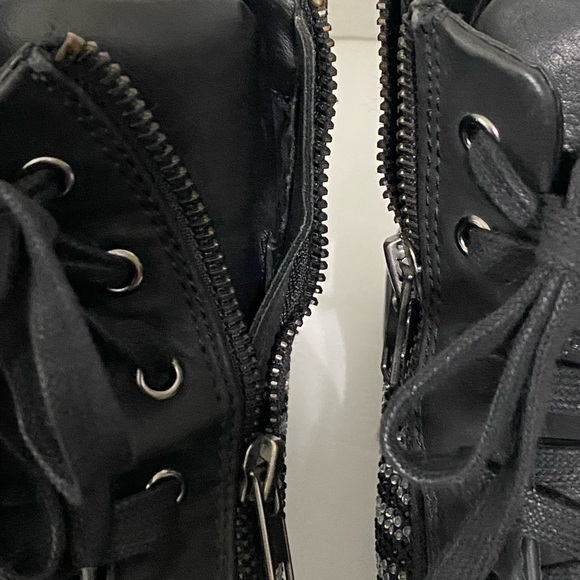 Steve Madden Black Zippered High Tops Size 11 - Picture 9 of 9